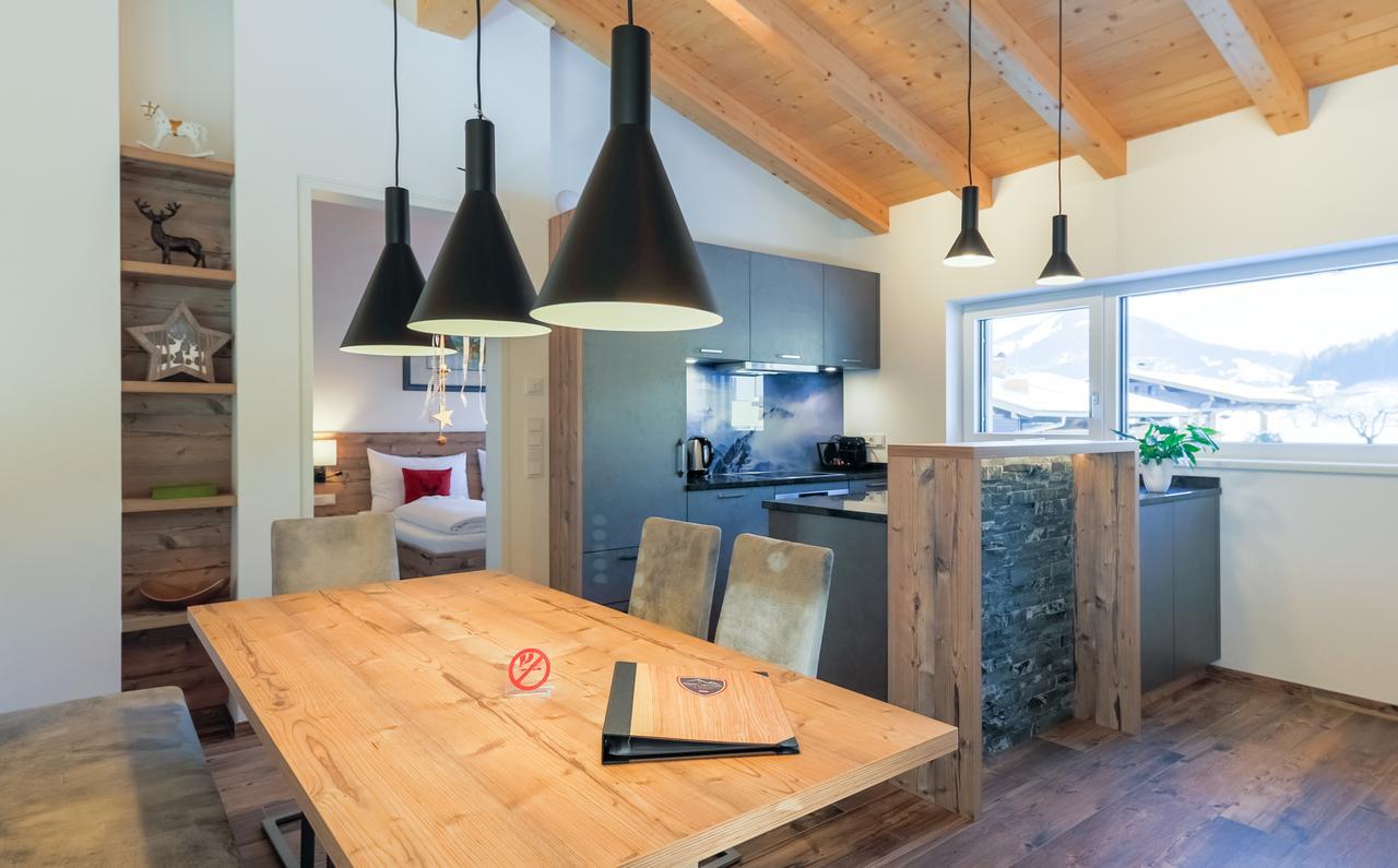 Aurora Mountain Chalet By We Rent, Summercard Included คาพรูน ภายนอก รูปภาพ